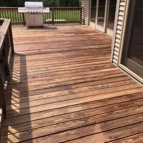 Semi-Transparent vs. Solid Deck Stain: Which Is Better for Your Deck?
